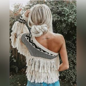 NWT House of Harlow 1960 Black and Ivory Knit Top with Geometric Pattern